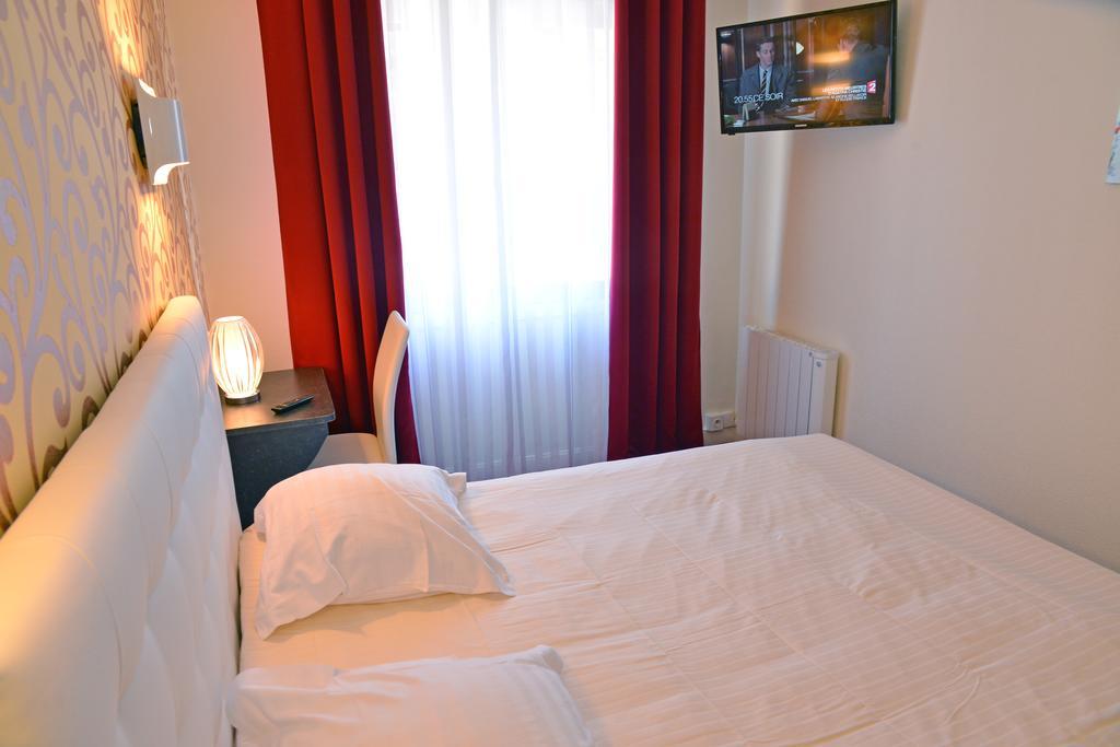 אורילק Hotel Le Square מראה חיצוני תמונה