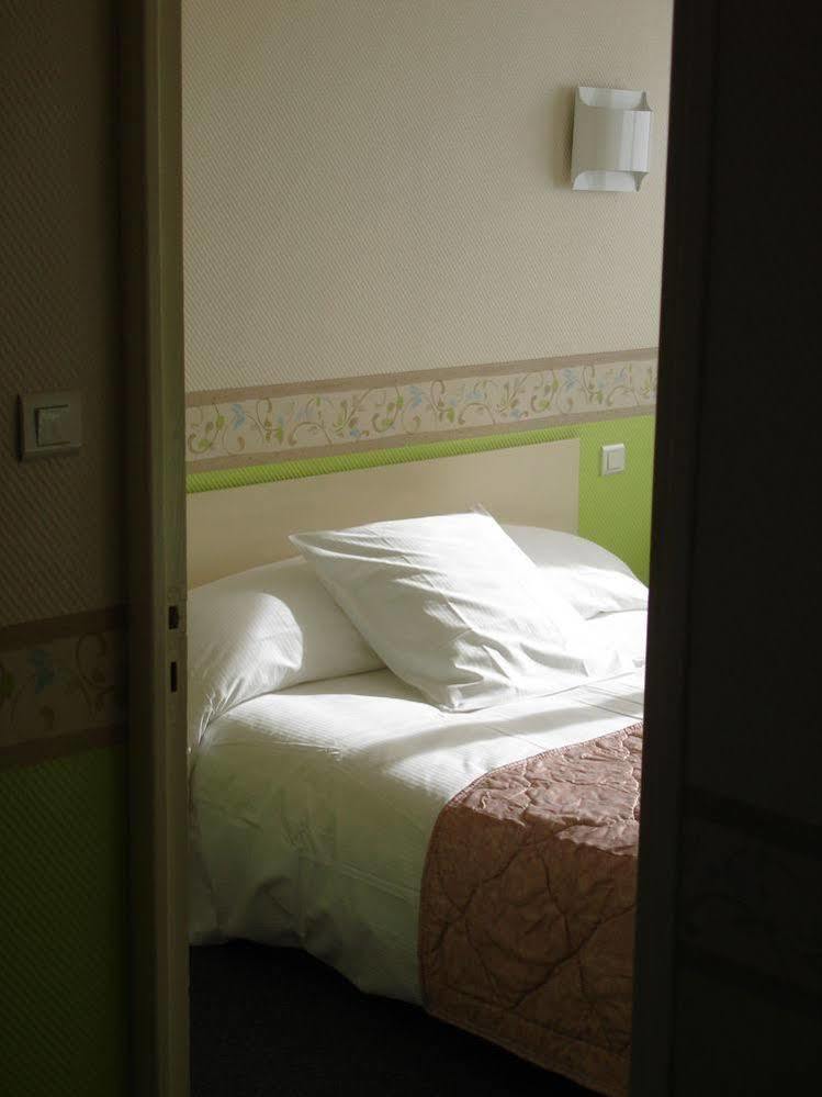 אורילק Hotel Le Square מראה חיצוני תמונה